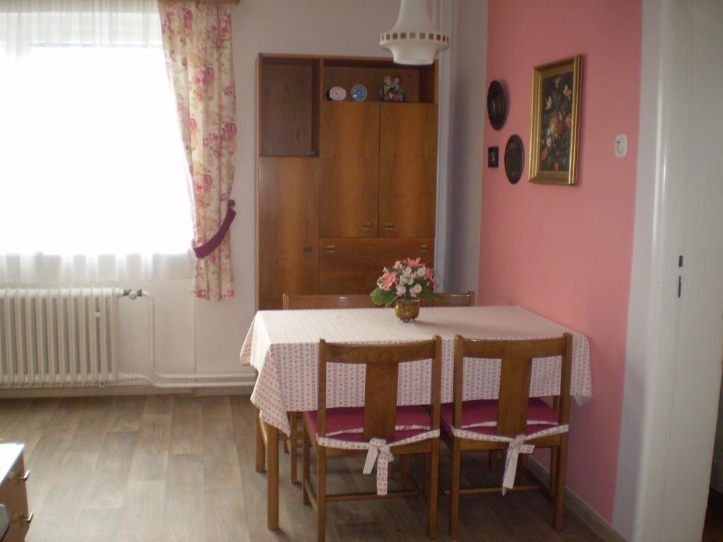 Apartman Pro 4 Osoby Česká Skalice Buitenkant foto